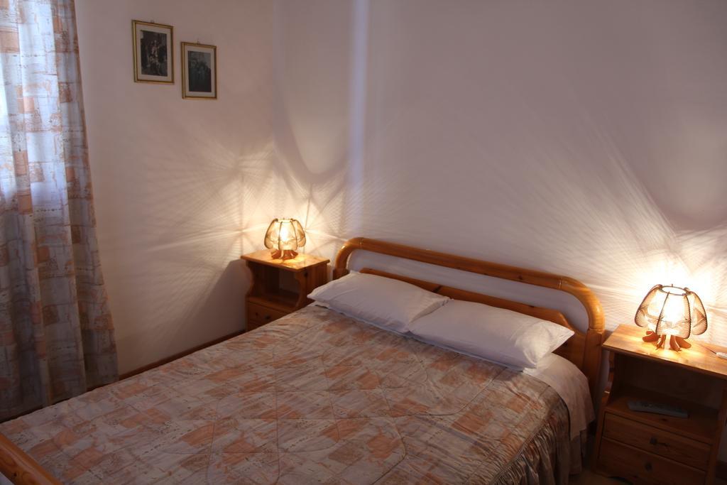 Circe Pansion Apartman Lixúri Szoba fotó