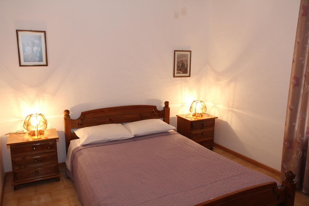 Circe Pansion Apartman Lixúri Szoba fotó